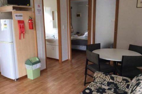 Tatura Cabin & Caravan Park - Darwin Holiday 2