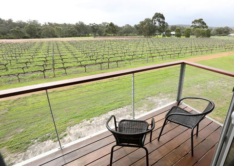 Lot113 Vineyard Accommodation - Darwin Holiday 3