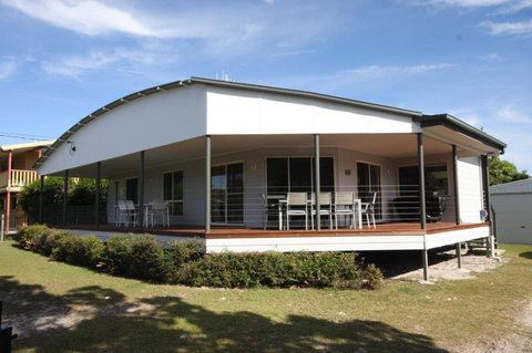 14 Zircon Street Centrally Located Family Home With Covered Deck Close To Patrolled Beach & Shops - Darwin Holiday 3