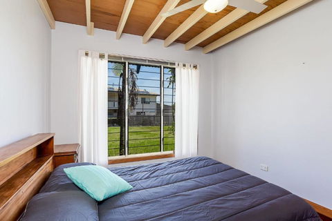 6 Ilmenite Avenue Coastal Beach Shack Within Walking Distance To Patrolled Beach & CBD - Darwin Holiday 5