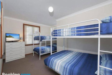 Catch Of The Day 72 Government Road Great House With Water Views - Darwin Holiday 5