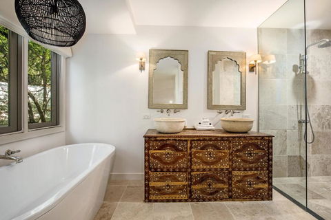 Dual Living Amongst The Rainforest Little Cove - Darwin Holiday 1