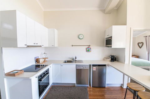 Mortimers Wines The Canopy Loft - Darwin Holiday 2