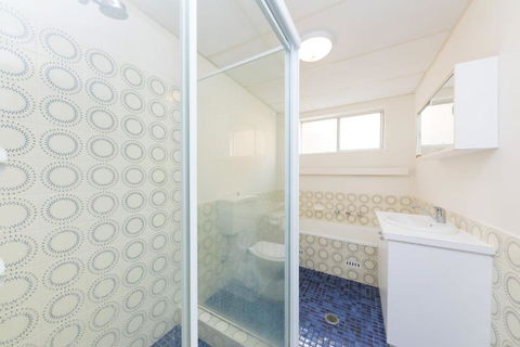 Dolphin Court 1 / 48 North Street - Darwin Holiday 3