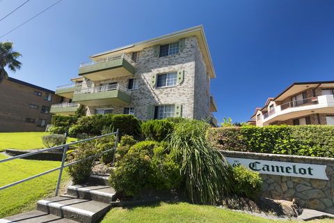 Camelot Unit 06 - Darwin Holiday 0