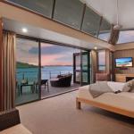 Yacht Club Villa 33 Serenity 4 Bedroom 4 Bathroom House Ocean Views 2 Buggies - Darwin Holiday 0