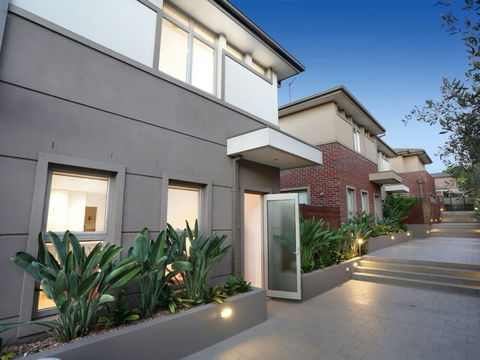 Kew Luxurious Townhouse - Darwin Holiday 1