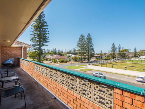 Seabreeze 5 Opposite Bowling Club - Darwin Holiday 5