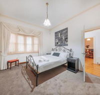 Camberwell Bright  Camberwell 5Bedder 2Bath Huge Classy Family home - Darwin Holiday