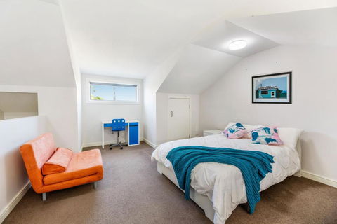 Relax In A Spacious & Modern Townhouse In Asquith - Darwin Holiday 6