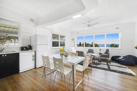 Whitecaps 26 East Street - Darwin Holiday 1