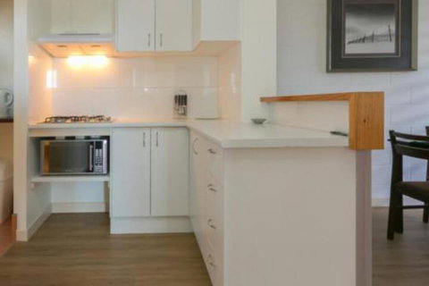 Blue Water Retreat Downstairs - Darwin Holiday 4