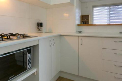 Blue Water Retreat Downstairs - Darwin Holiday 5