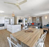 Upstairs  Downstairs 81 Denman Camp Rd - Darwin Holiday