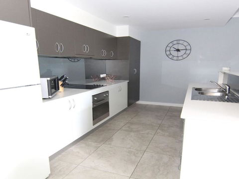 Reflections G01 On The Lake! - Darwin Holiday 1