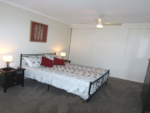 Twin Pines 301 CBD Location - Darwin Holiday 5