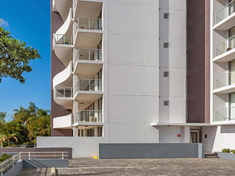 The Crest 201 Forster CBD! - Darwin Holiday 1