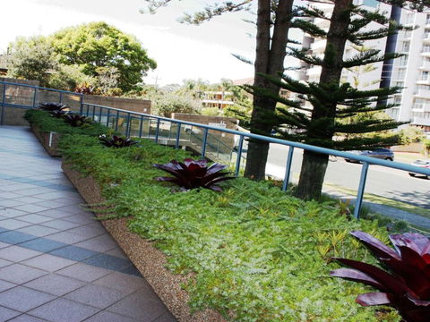 Twin Pines 401 CBD Location - Darwin Holiday 1