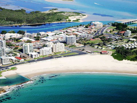 Crystal Waters 6 CBD Location - Darwin Holiday 1