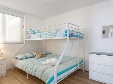 Oceanic 2 On Main Beach! - Darwin Holiday 3