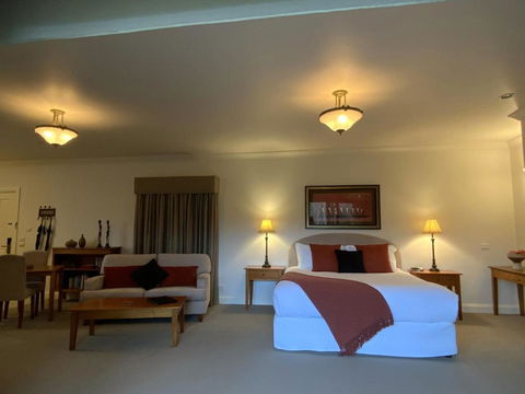 Delderfield Cottages - Darwin Holiday 1