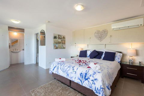 Absolute Oceanfront Cottage - Darwin Holiday 2