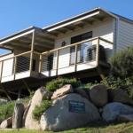 KINGFISHER COTTAGE Beachfront At The Binalong Bay - Darwin Holiday 0