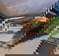 Bundalong on Clarke St - Darwin Holiday