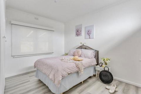 A Wave From It All - Darwin Holiday 5