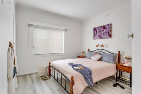 A Wave From It All - Darwin Holiday 0