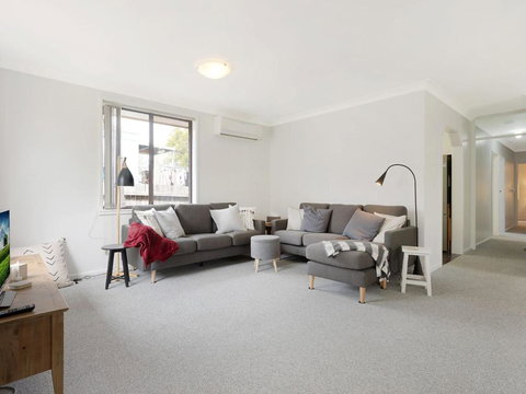 37 Mort Avenue - Darwin Holiday 1