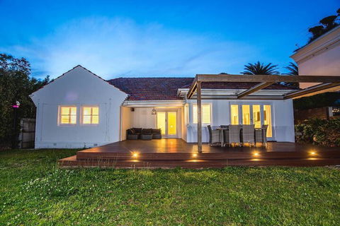 Ultimate Sandringham Beach Front Luxury House - Darwin Holiday 1