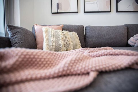 Executive Luxury Apt With Parking Next To Station - Darwin Holiday 7