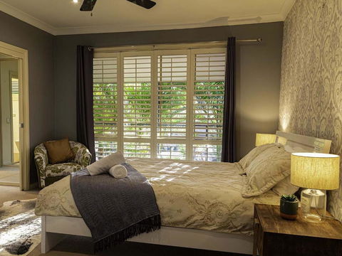 Magnificent Lakeview House Long Jetty - Darwin Holiday 4