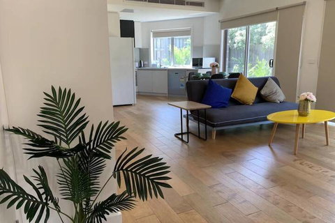 Delicate Bundoora Townhouse 10 - Darwin Holiday 4