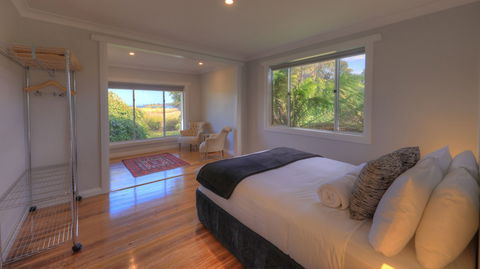 Castaway Cottage - Essentially Tas - Darwin Holiday 2