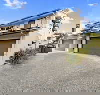 Lotus Retreat - Darwin Holiday