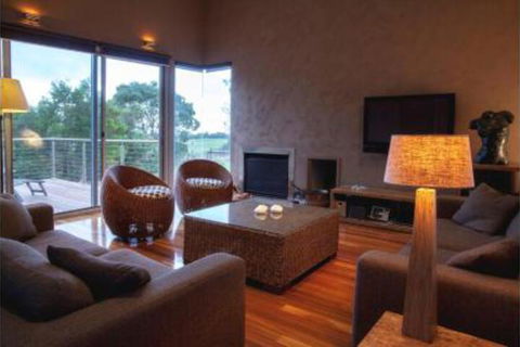 THE Lake House - Surf Side - Darwin Holiday 2