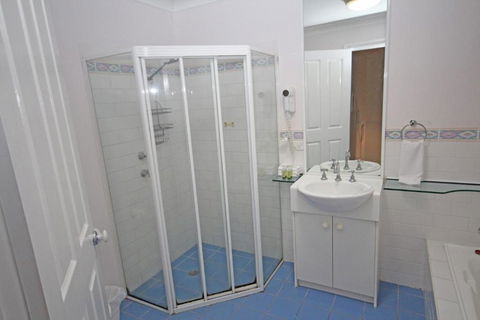 Paradise Waters No. 13 - Darwin Holiday 2