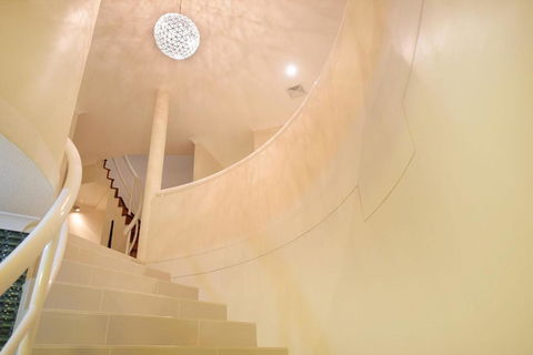 BEACHSIDE MANOR Walk To The Beach - Darwin Holiday 5