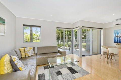 Corporate Boardies At Bells Boulevard - Darwin Holiday 2