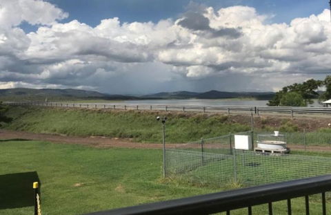 Lake Callide Retreat - Darwin Holiday 4