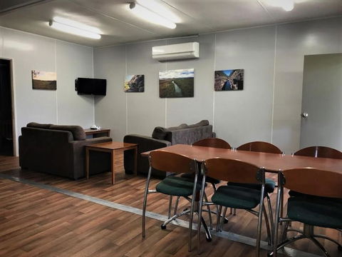 Lake Callide Retreat - Darwin Holiday 3