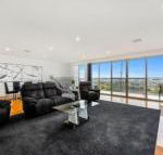 BENGALEE EXECUTIVE TOWNHOUSE MODERN  STYLISH - Darwin Holiday