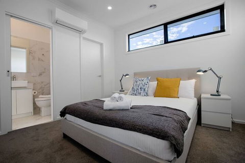 Trendy Sweet Home In Blackburn South - Darwin Holiday 7
