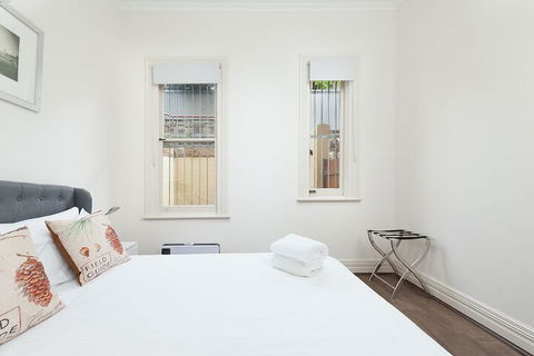 Stunning Sydney Home 7 - Darwin Holiday 4
