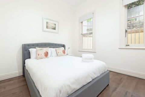Stunning Sydney Home 7 - Darwin Holiday 0