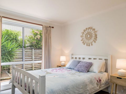 Lovely Modern Villa Amidst Peaceful Surroundings - Darwin Holiday 3