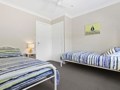 HILLTOP HAVEN In MOLLYMOOK - Darwin Holiday 6