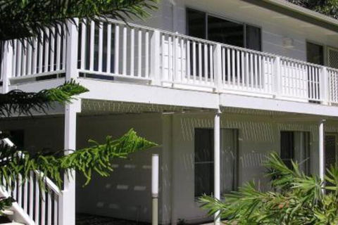 Wonky Pine Beach House NARRWALLEE 4 Bedroom - Darwin Holiday 0